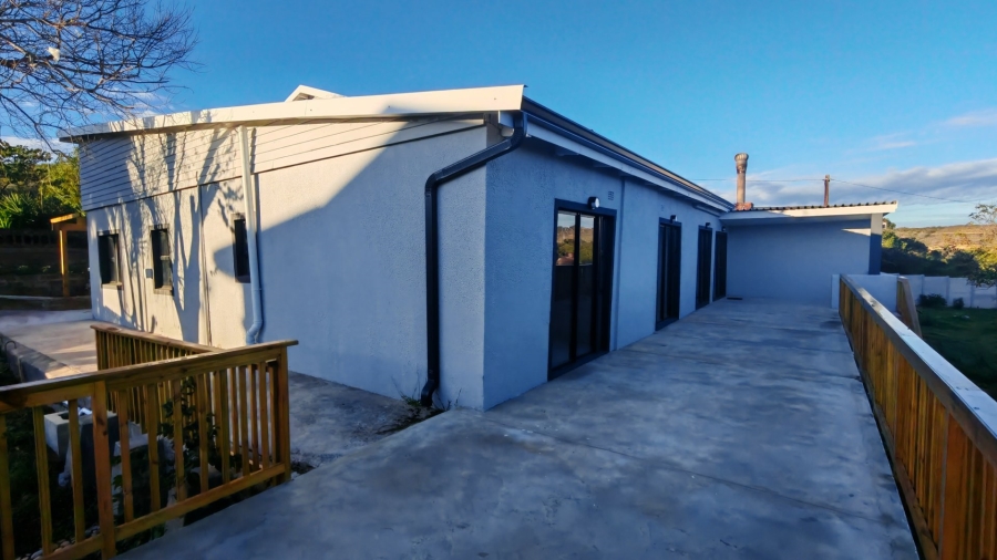 5 Bedroom Property for Sale in Fraaiuitsig Western Cape